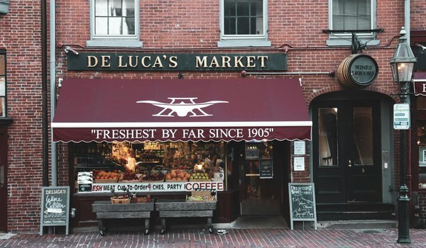 Discovering the Ideal Place: Expert Tips for Positioning Your Wine Cooler in a Charming Kitchen